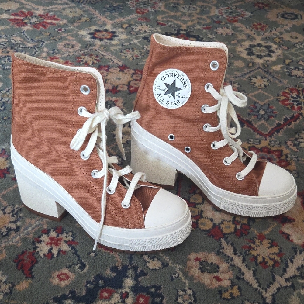 Converse Women's Heeled Boots - Tan and White